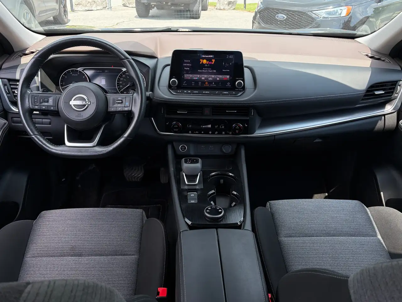 Nissan Rogue fotografie Nissan Rogue