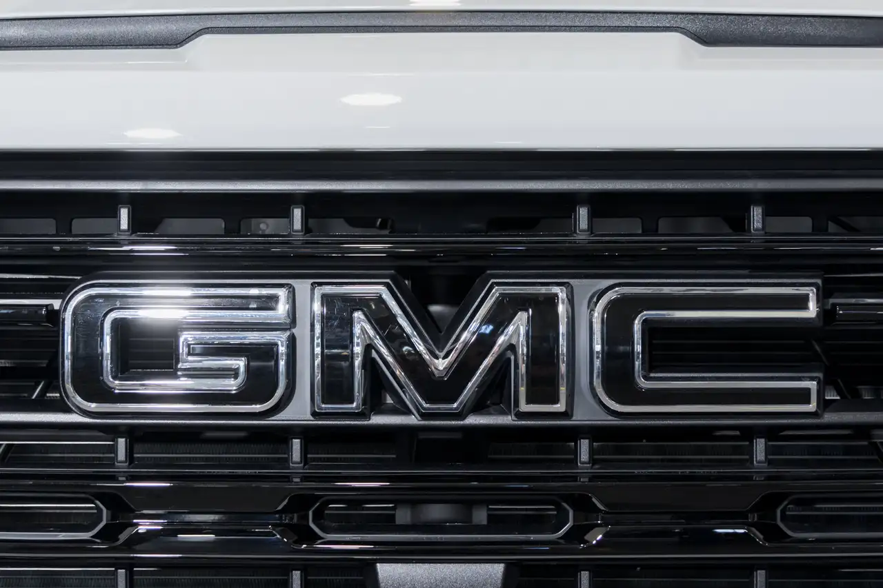 GMC Sierra 1500 снимка GMC Sierra 1500