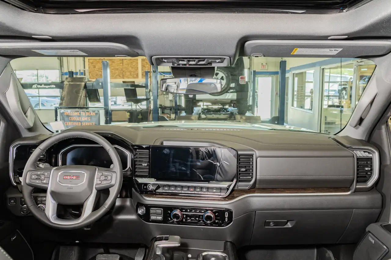 GMC Sierra 1500 снимка GMC Sierra 1500