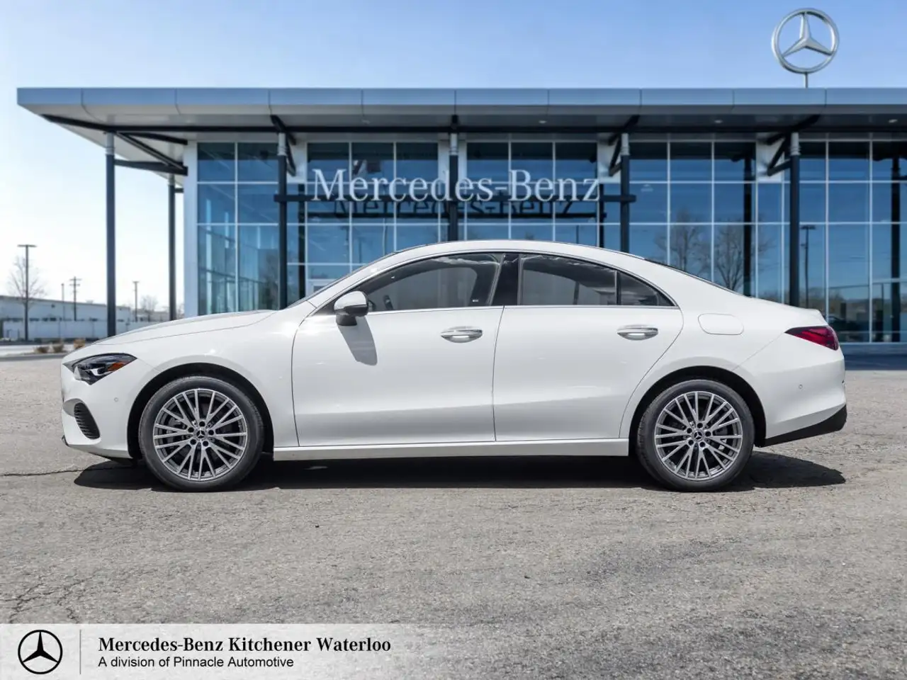 Mercedes-Benz CLA снимка Mercedes-Benz CLA