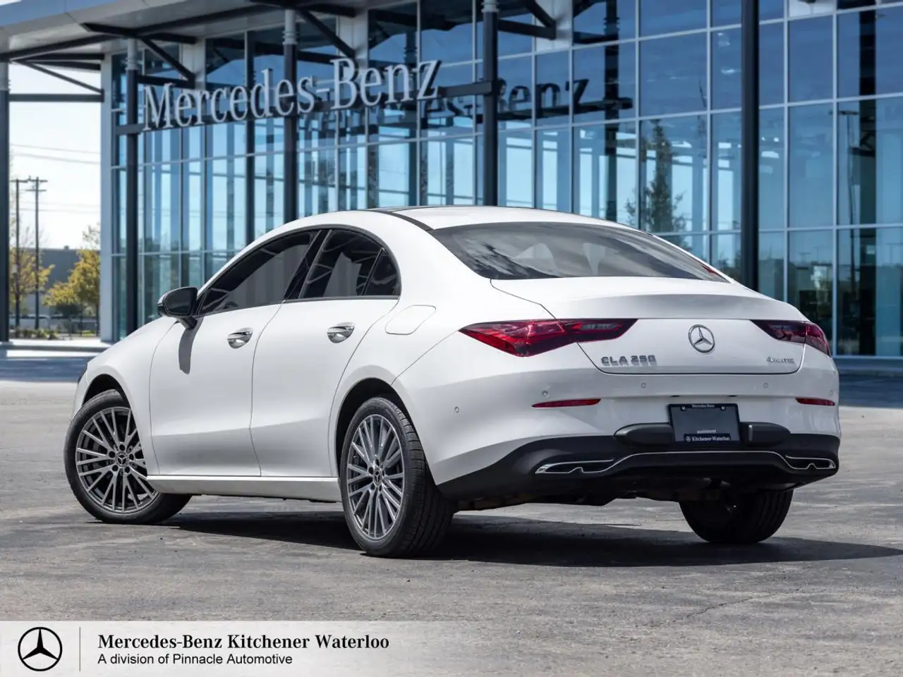 Mercedes-Benz CLA снимка Mercedes-Benz CLA