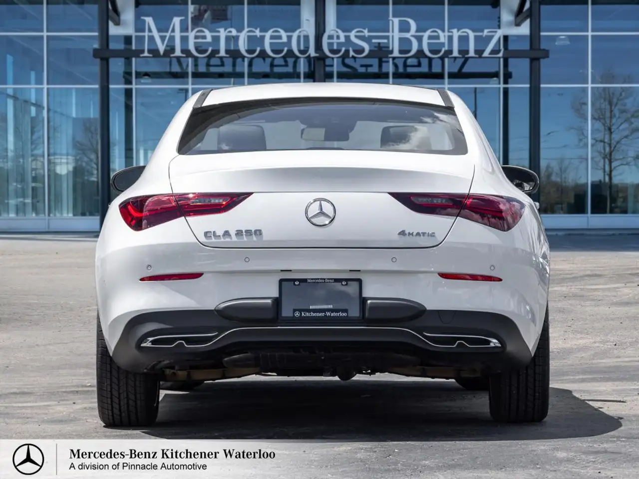 Mercedes-Benz CLA снимка Mercedes-Benz CLA