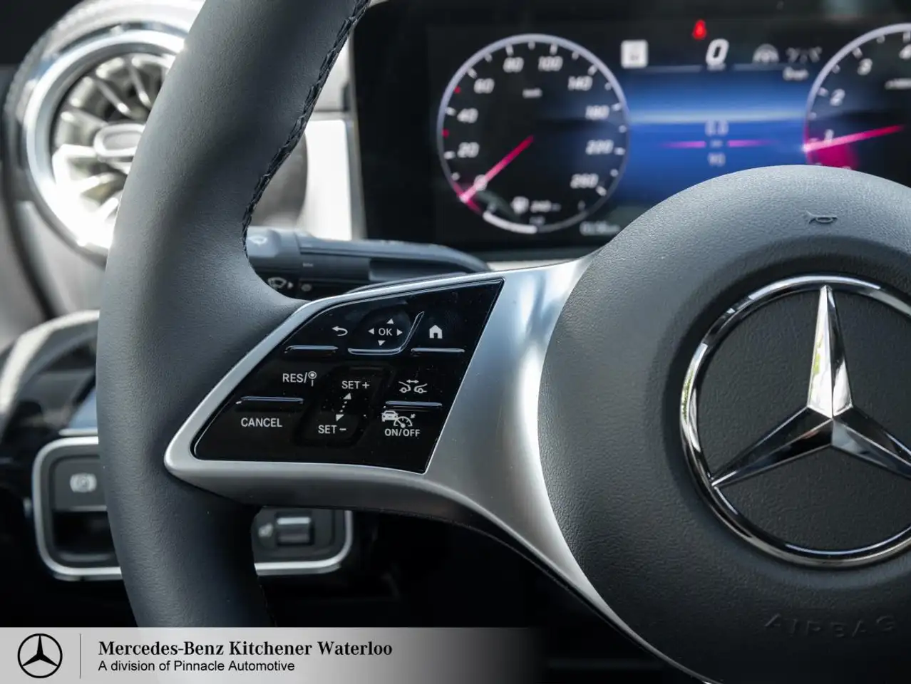 Mercedes-Benz CLA снимка Mercedes-Benz CLA