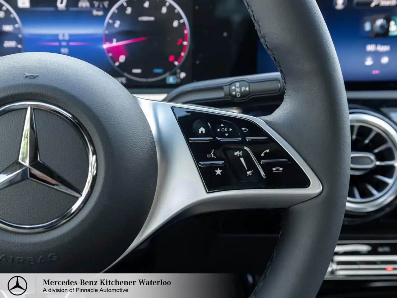 Mercedes-Benz CLA снимка Mercedes-Benz CLA