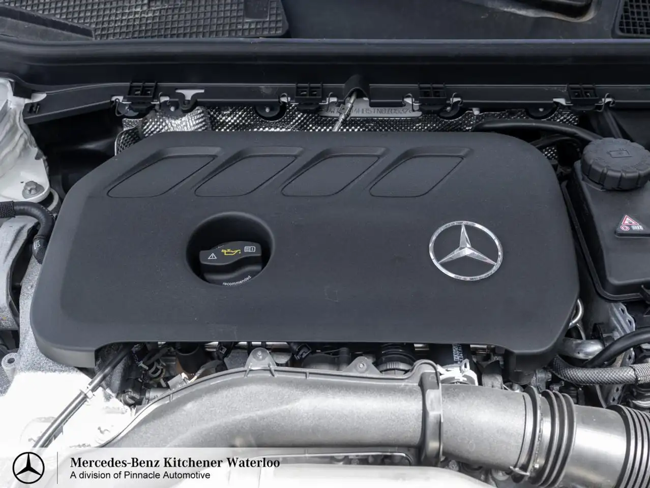 Mercedes-Benz CLA снимка Mercedes-Benz CLA