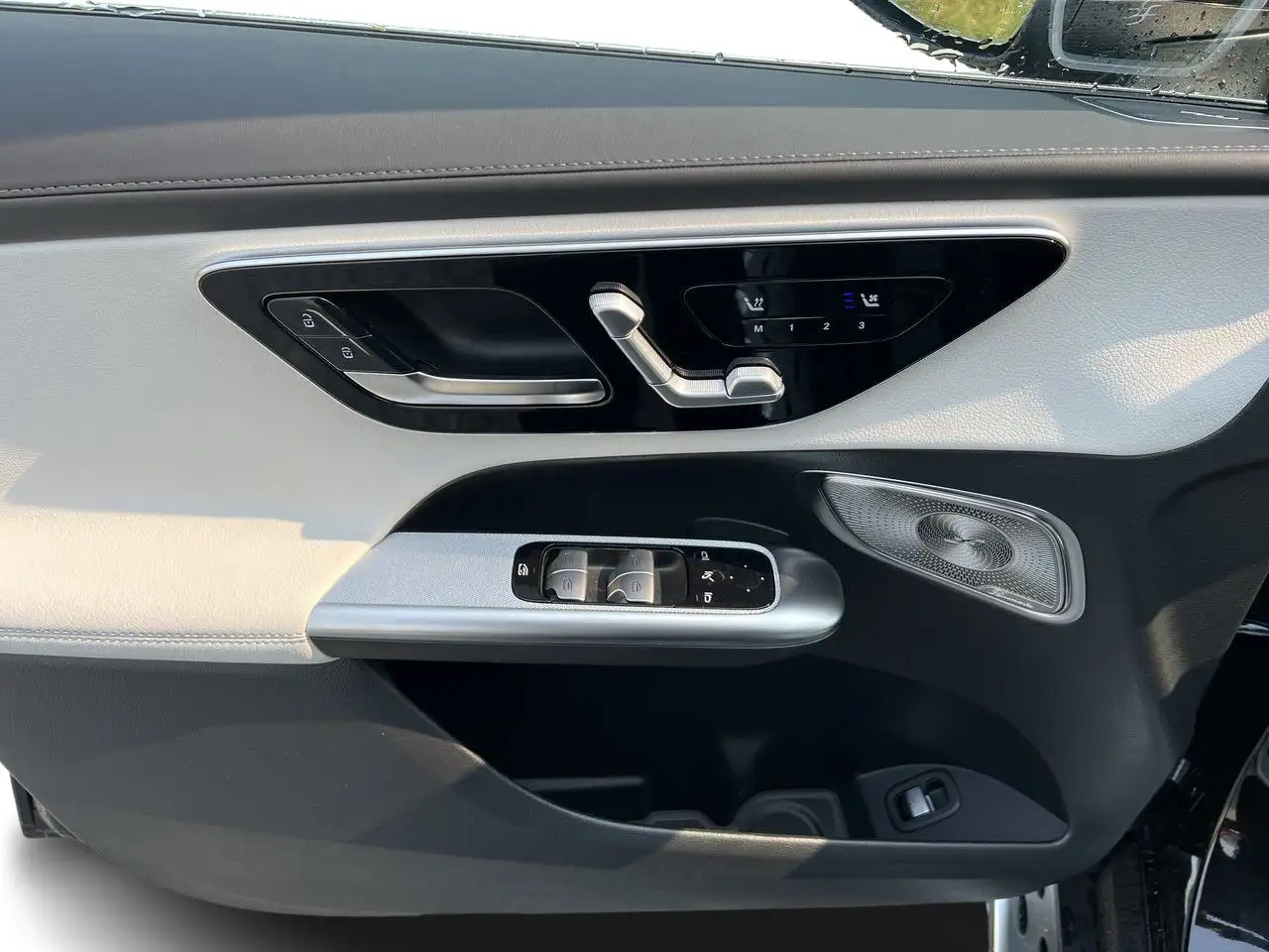 Mercedes-Benz GLC снимка Mercedes-Benz GLC
