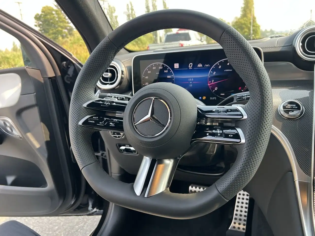 Mercedes-Benz GLC снимка Mercedes-Benz GLC