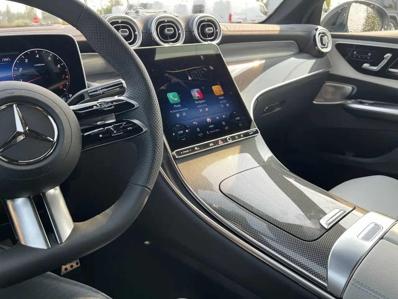 Mercedes-Benz GLC снимка Mercedes-Benz GLC