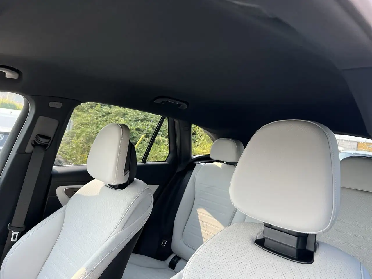 Mercedes-Benz GLC снимка Mercedes-Benz GLC