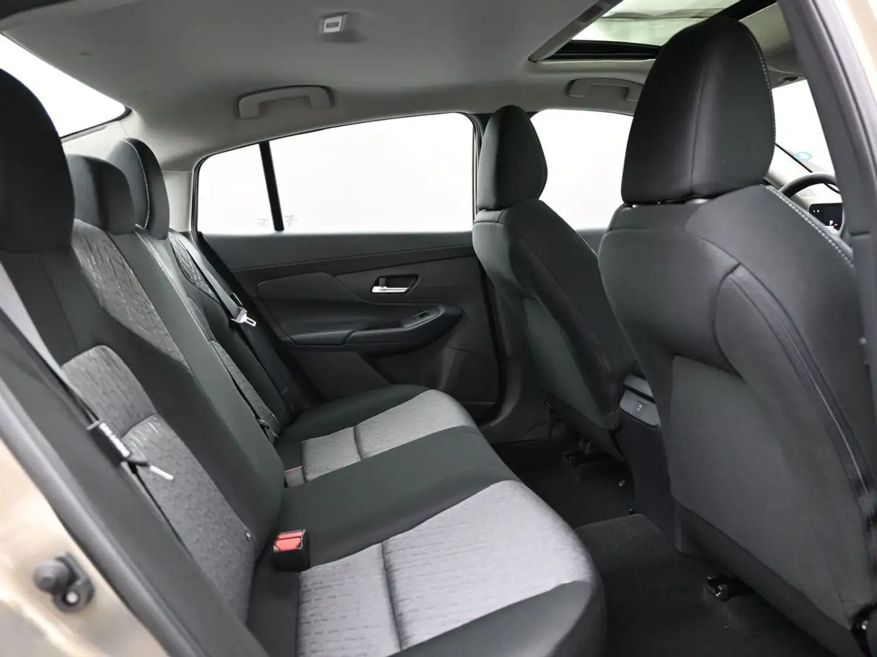 Nissan Sentra снимка Nissan Sentra