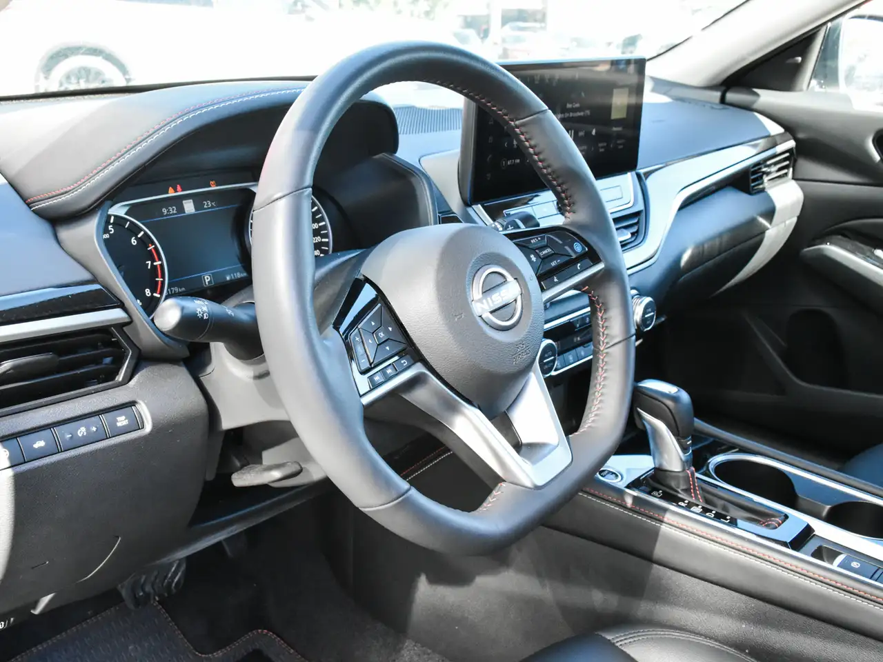 Nissan Altima снимка Nissan Altima