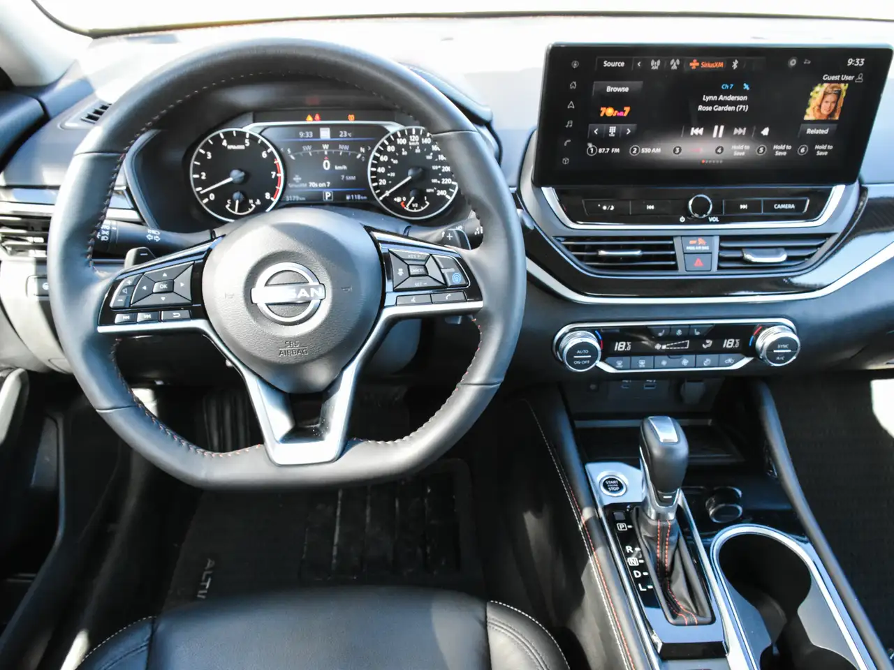 Nissan Altima снимка Nissan Altima