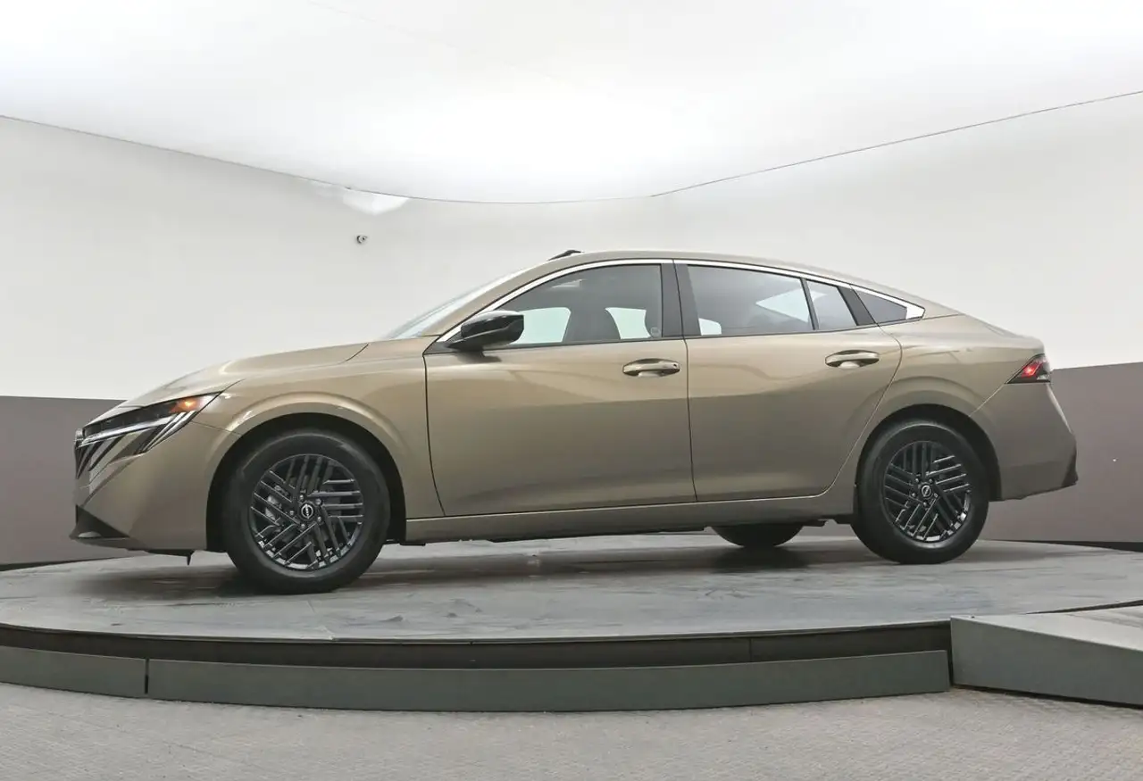 Nissan Sentra снимка Nissan Sentra