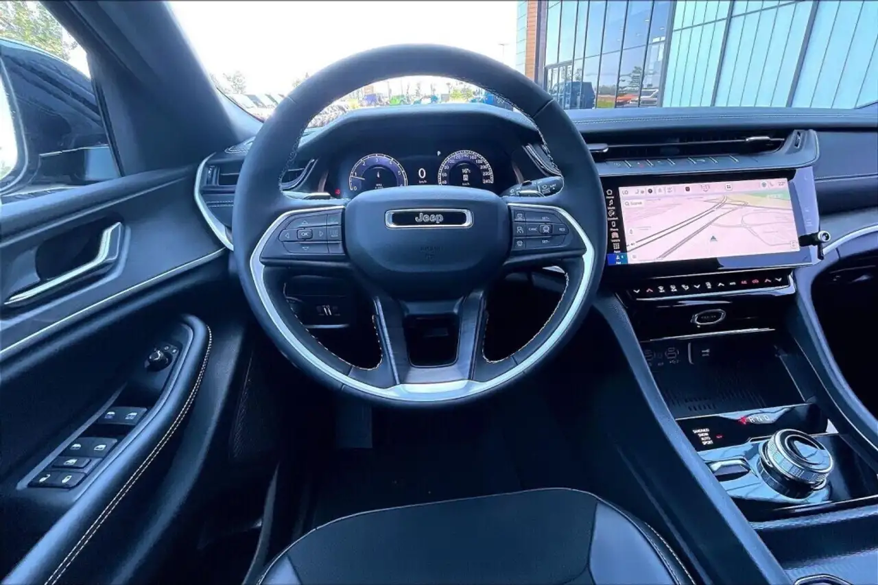 Jeep Grand Cherokee снимка Jeep Grand Cherokee