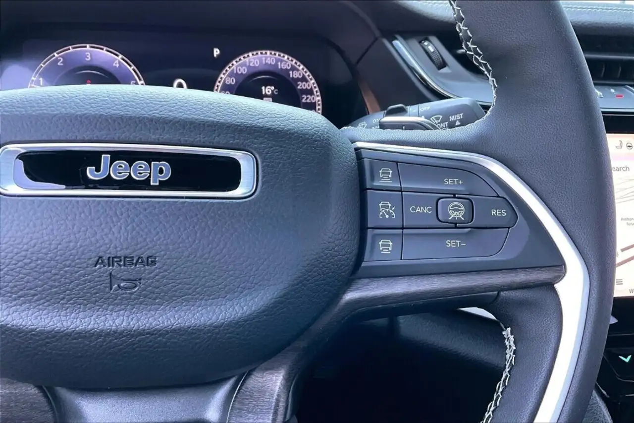 Jeep Grand Cherokee снимка Jeep Grand Cherokee