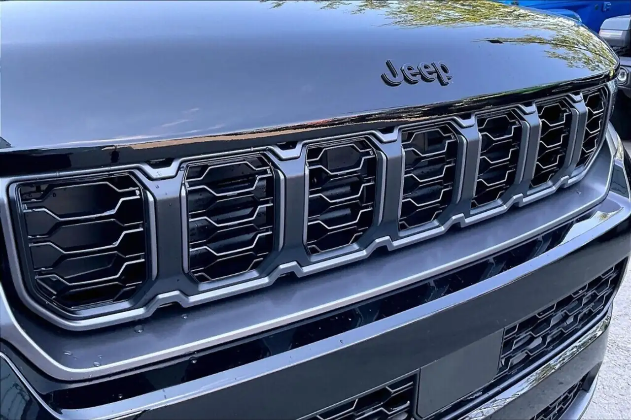 Jeep Grand Cherokee снимка Jeep Grand Cherokee