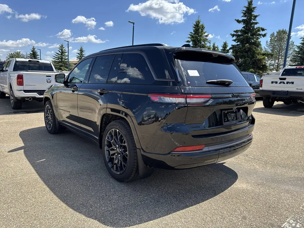 Jeep Grand Cherokee снимка Jeep Grand Cherokee