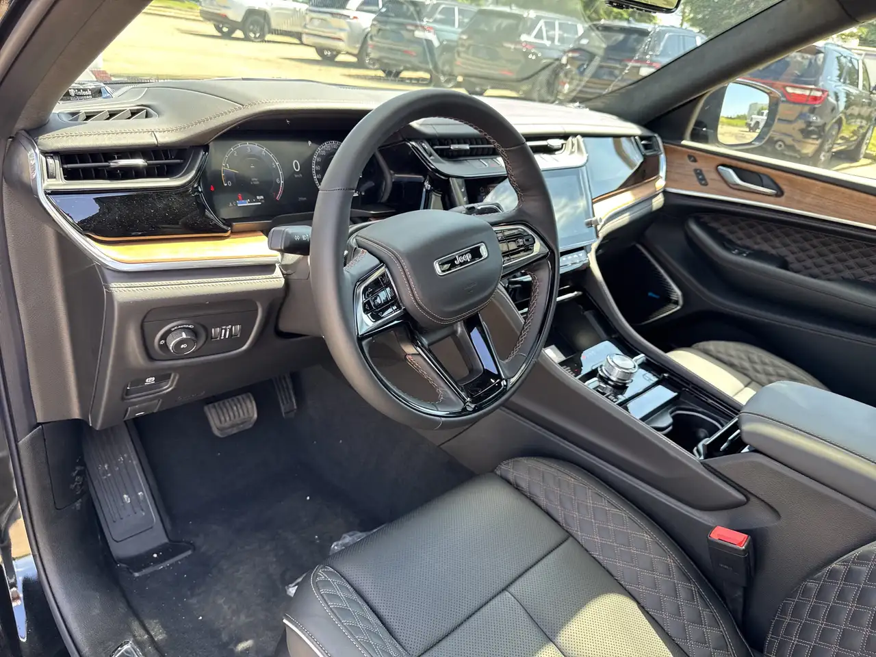 Jeep Grand Cherokee снимка Jeep Grand Cherokee