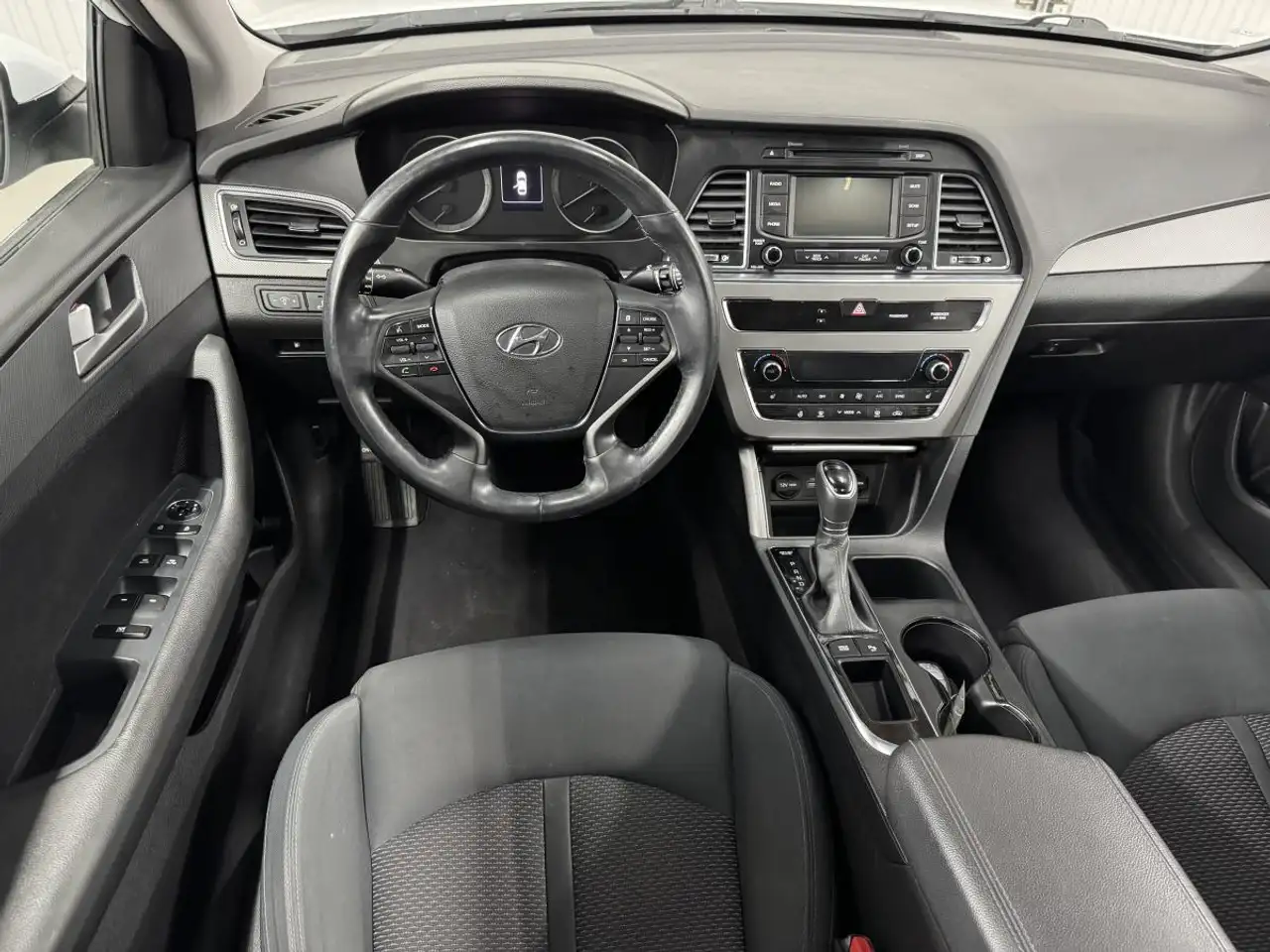 Hyundai SONATA photo Hyundai SONATA