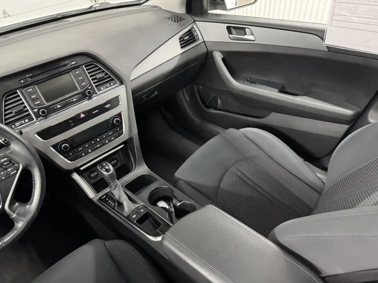 Hyundai SONATA photo Hyundai SONATA