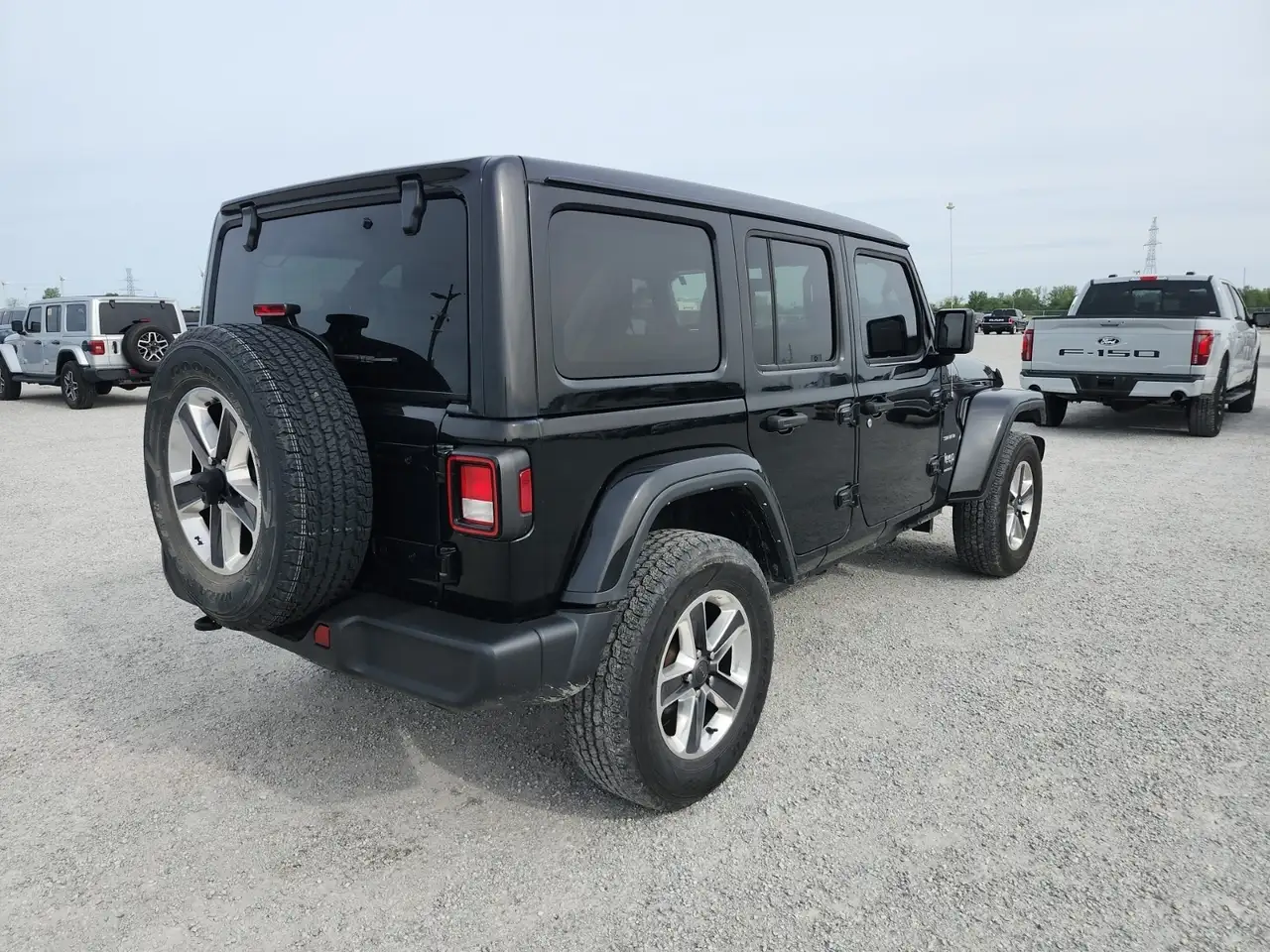 Jeep Wrangler photo Jeep Wrangler