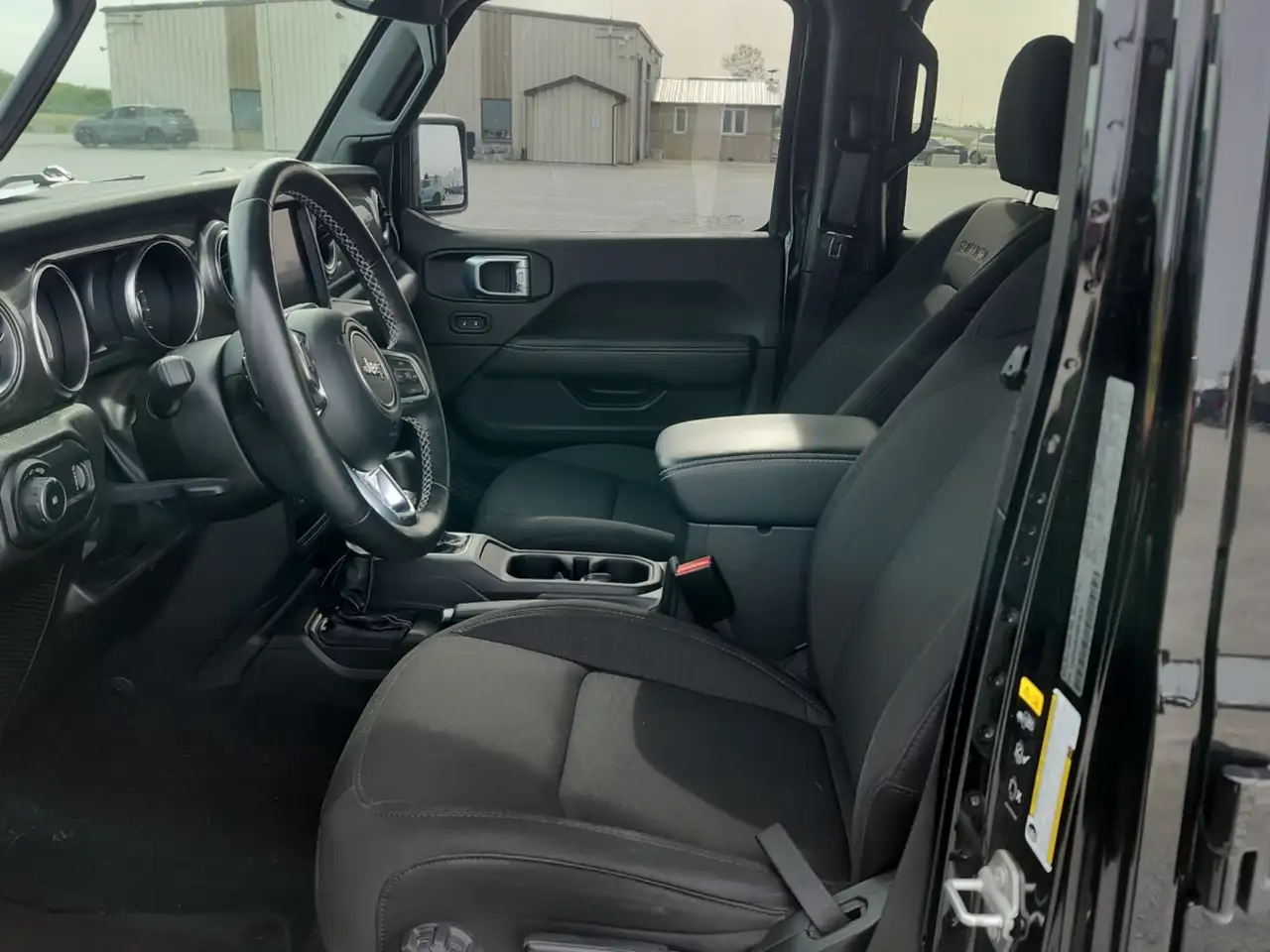 Jeep Wrangler photo Jeep Wrangler