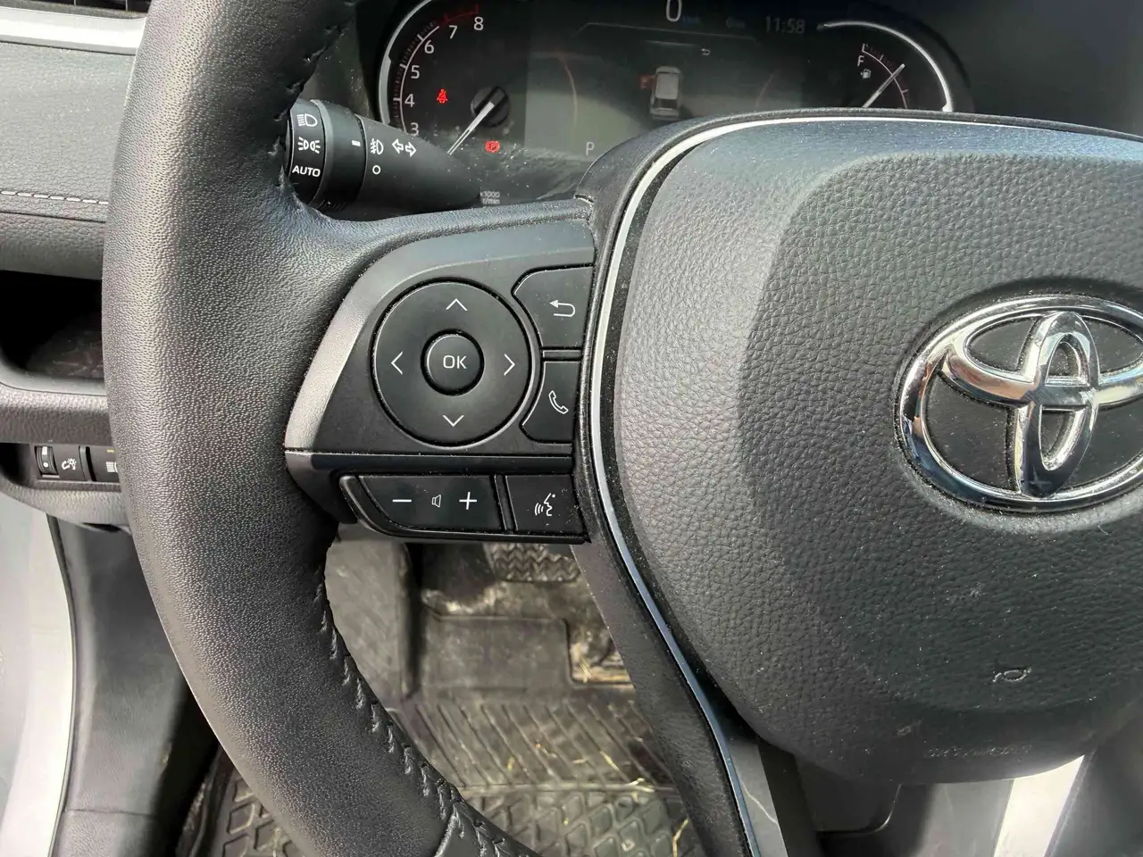 Toyota RAV 4 снимка Toyota RAV 4