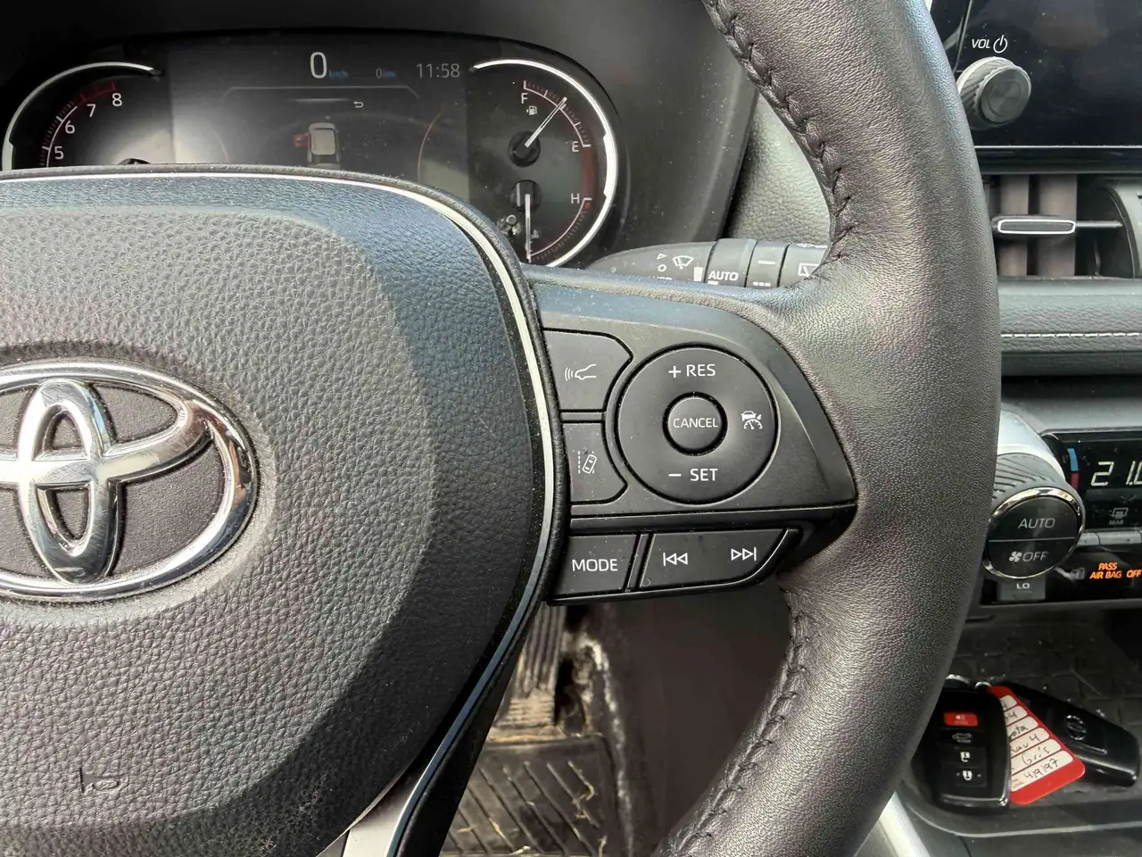 Toyota RAV 4 снимка Toyota RAV 4