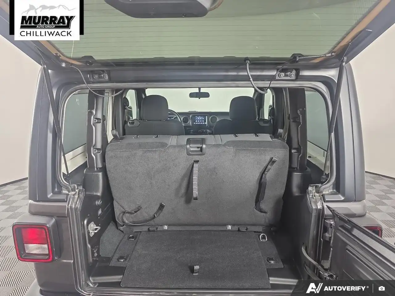 Jeep Wrangler photo Jeep Wrangler