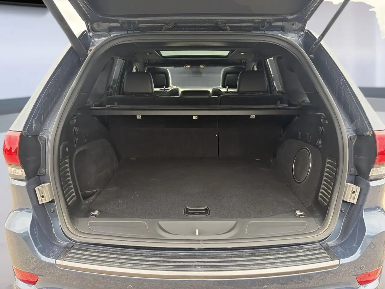 Jeep Grand Cherokee photo Jeep Grand Cherokee