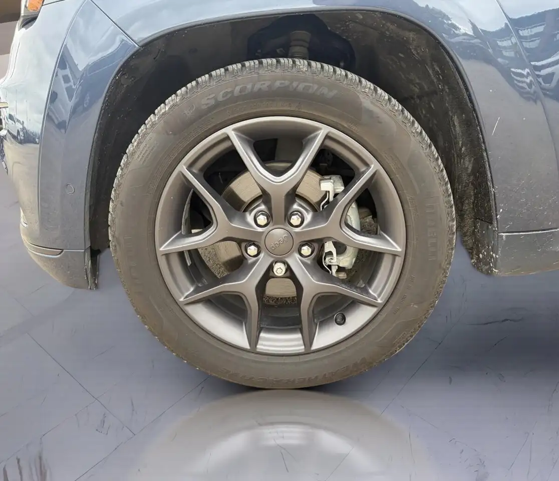 Jeep Grand Cherokee photo Jeep Grand Cherokee