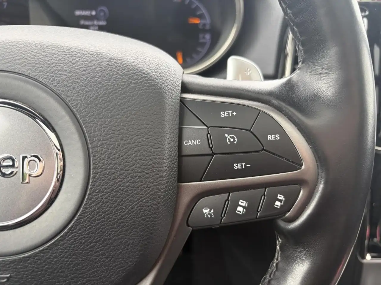 Jeep Grand Cherokee photo Jeep Grand Cherokee
