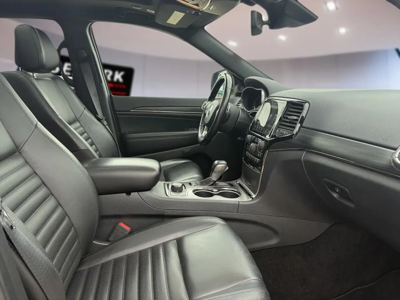 Jeep Grand Cherokee photo Jeep Grand Cherokee