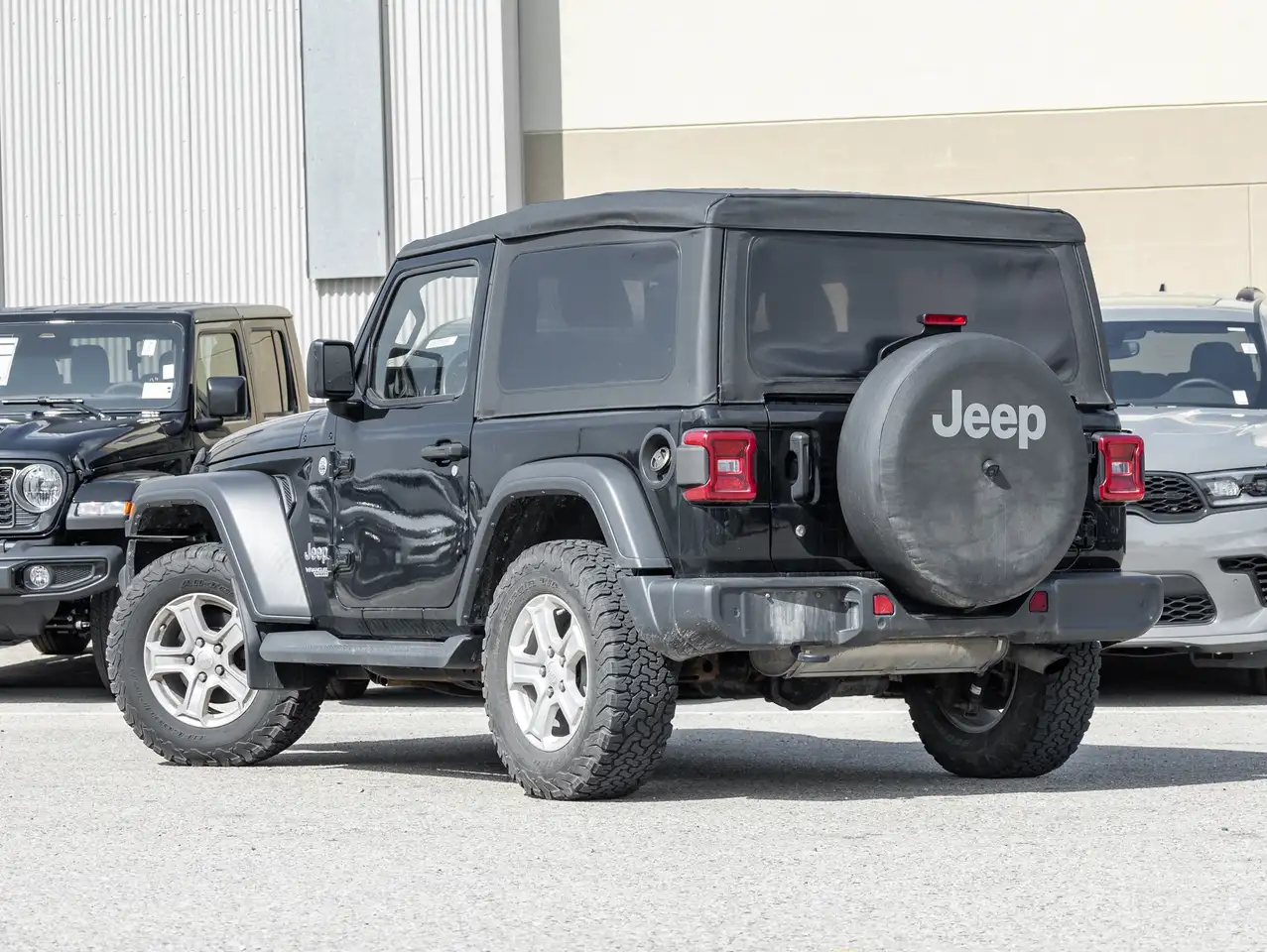 Jeep Wrangler снимка Jeep Wrangler