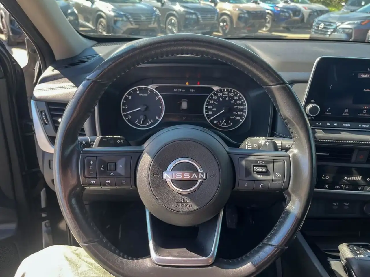 Nissan Rogue снимка Nissan Rogue