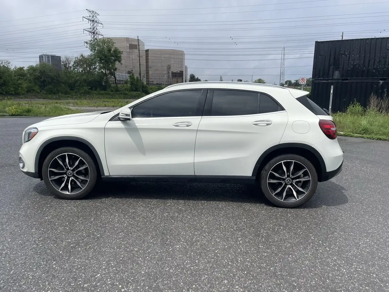 Mercedes-Benz GLA снимка Mercedes-Benz GLA
