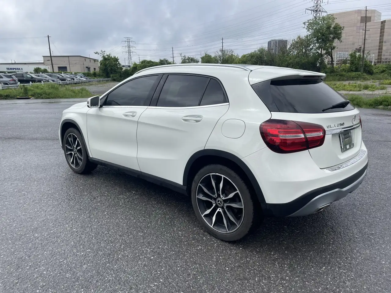 Mercedes-Benz GLA снимка Mercedes-Benz GLA