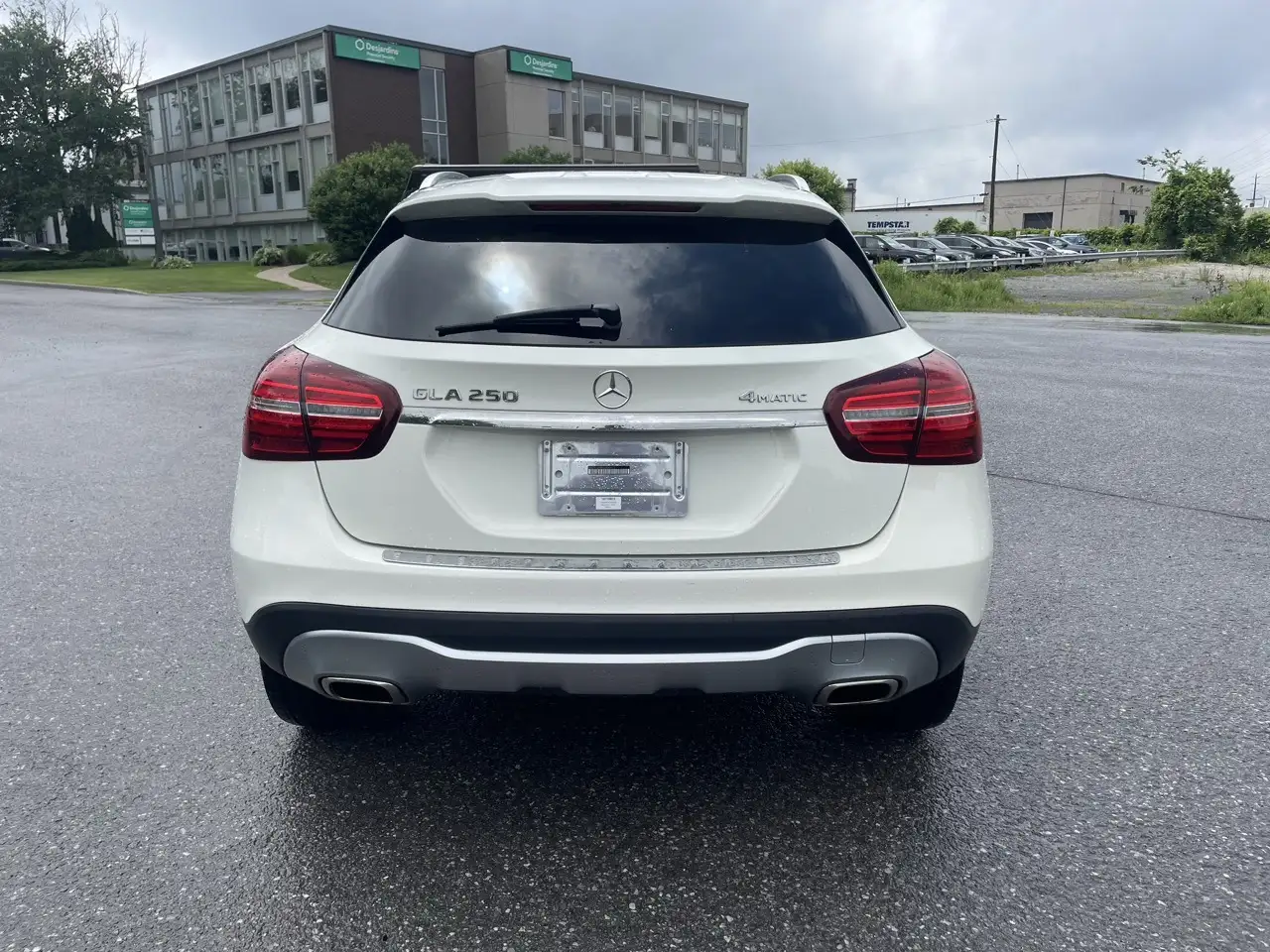 Mercedes-Benz GLA снимка Mercedes-Benz GLA