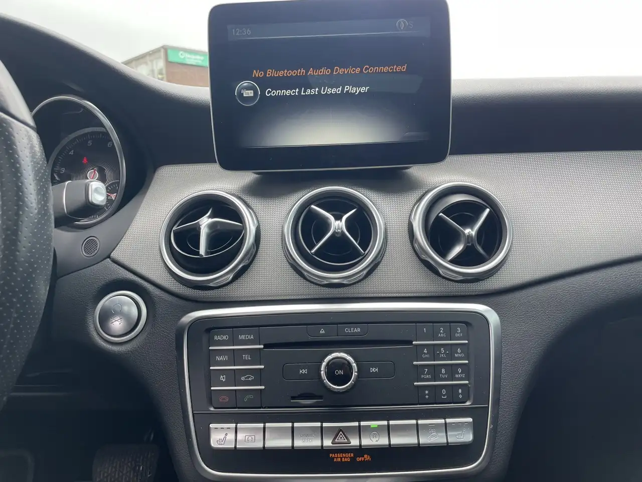 Mercedes-Benz GLA снимка Mercedes-Benz GLA