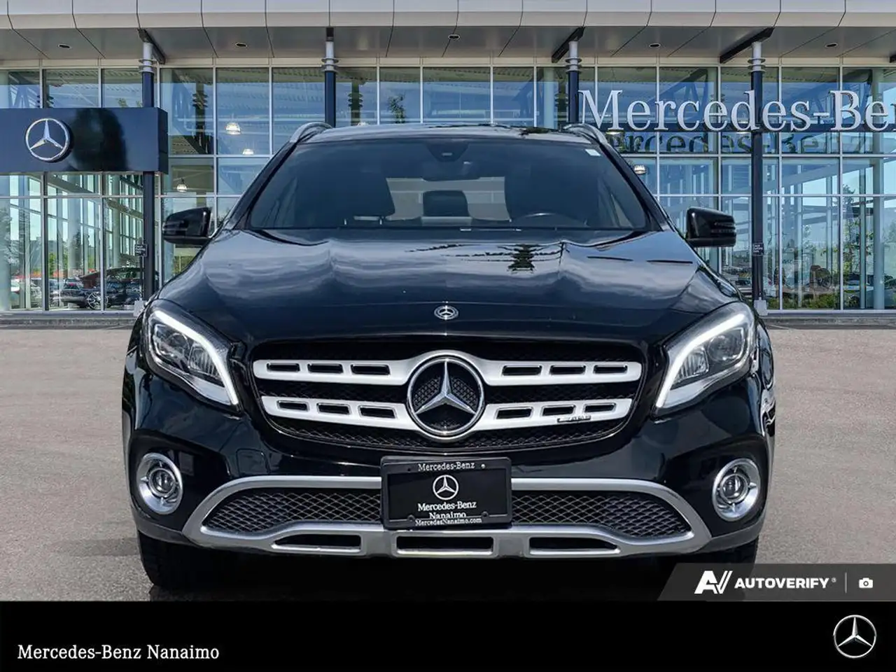 Mercedes-Benz GLA снимка Mercedes-Benz GLA