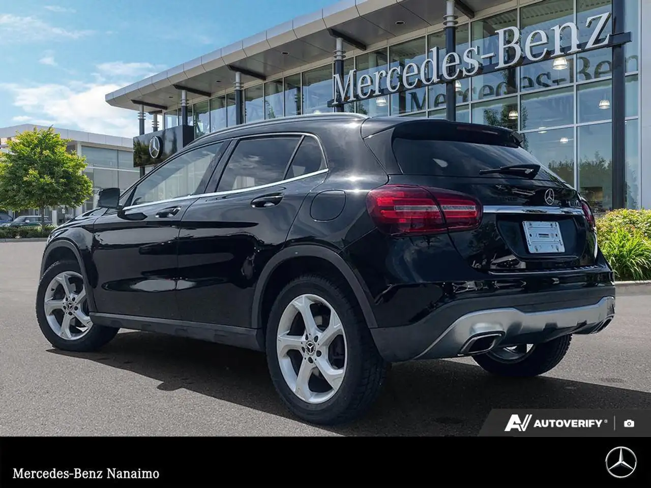 Mercedes-Benz GLA снимка Mercedes-Benz GLA