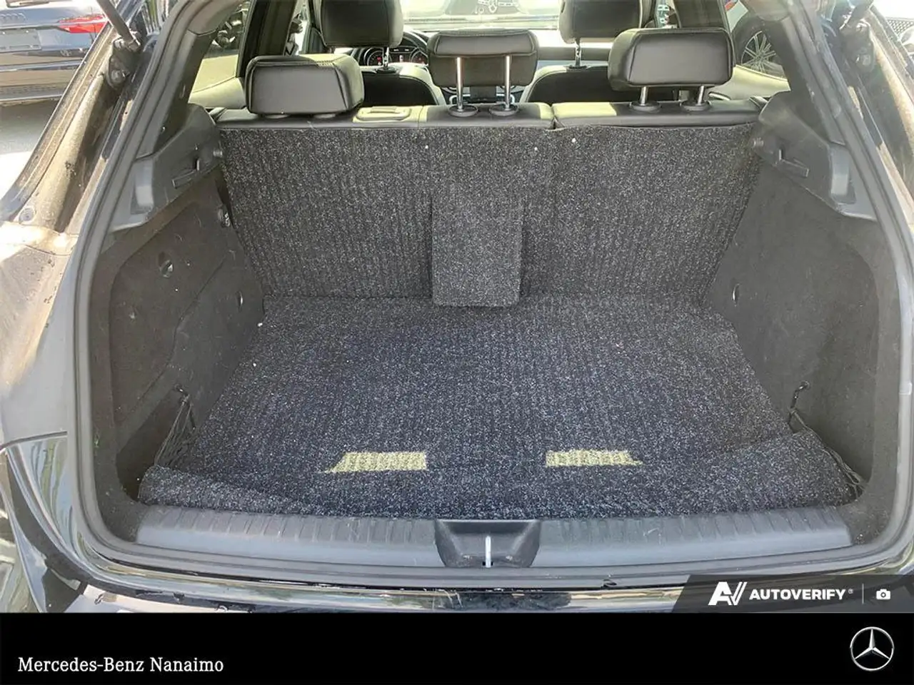 Mercedes-Benz GLA снимка Mercedes-Benz GLA