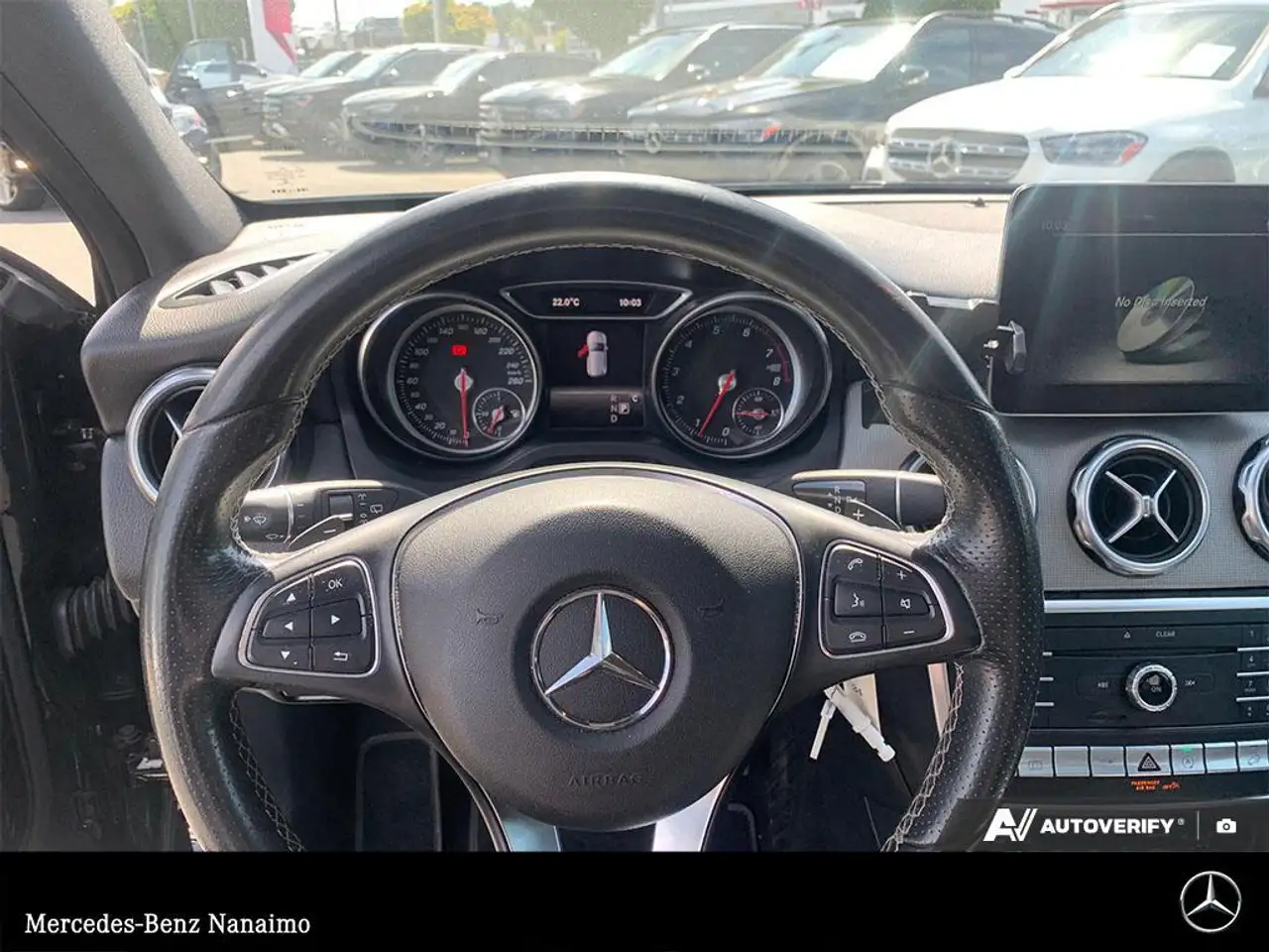 Mercedes-Benz GLA снимка Mercedes-Benz GLA