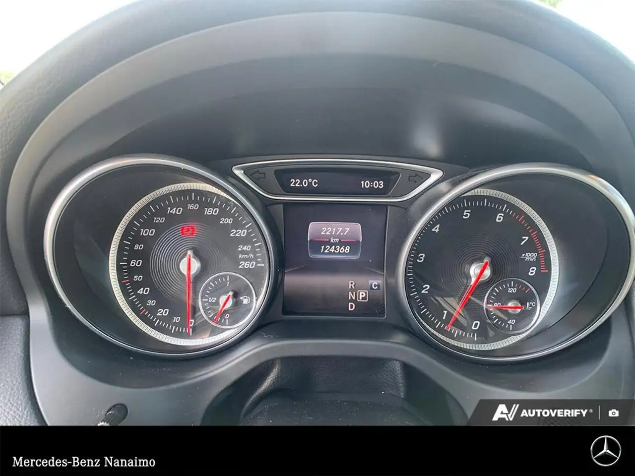 Mercedes-Benz GLA снимка Mercedes-Benz GLA