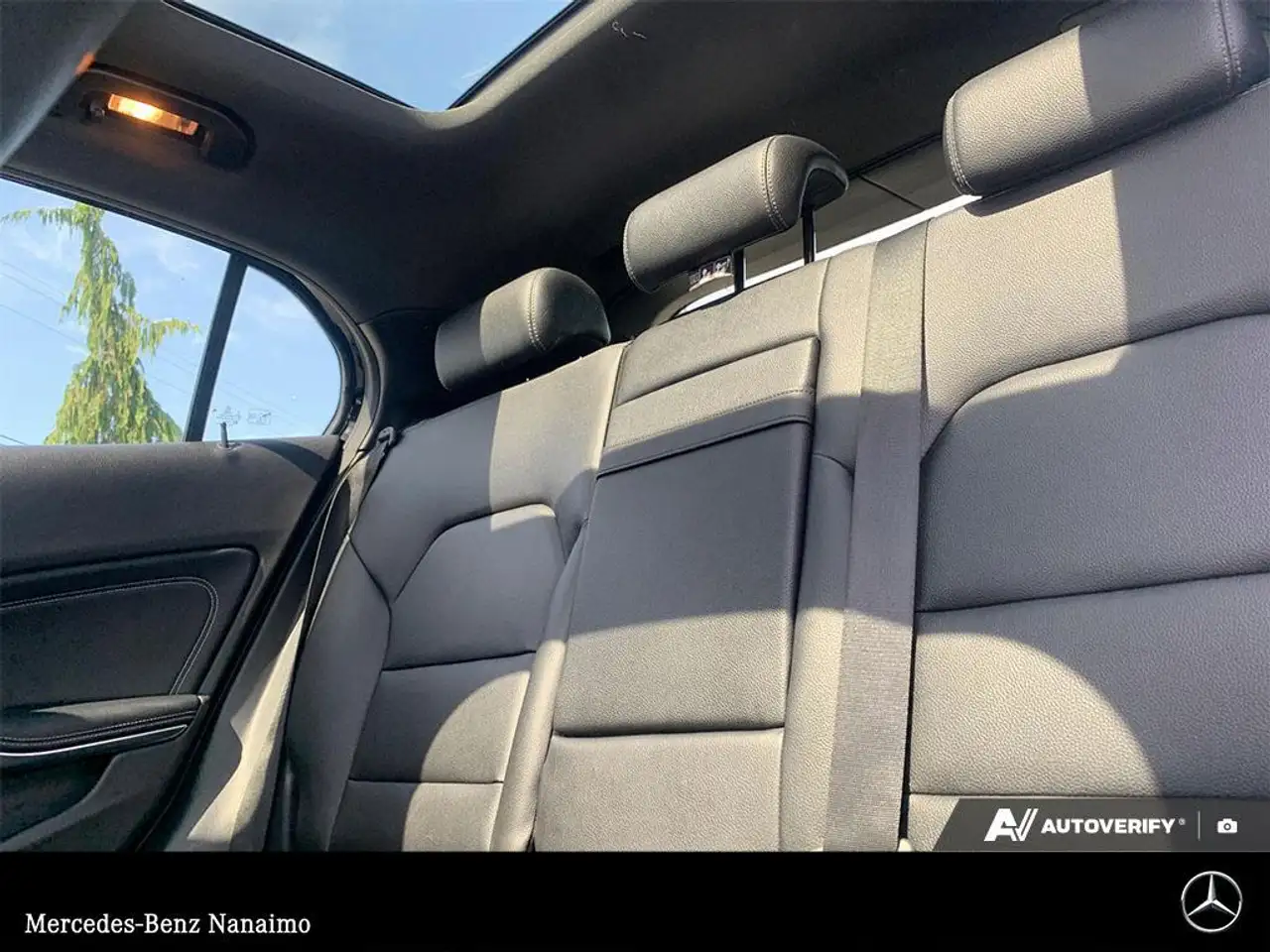 Mercedes-Benz GLA снимка Mercedes-Benz GLA