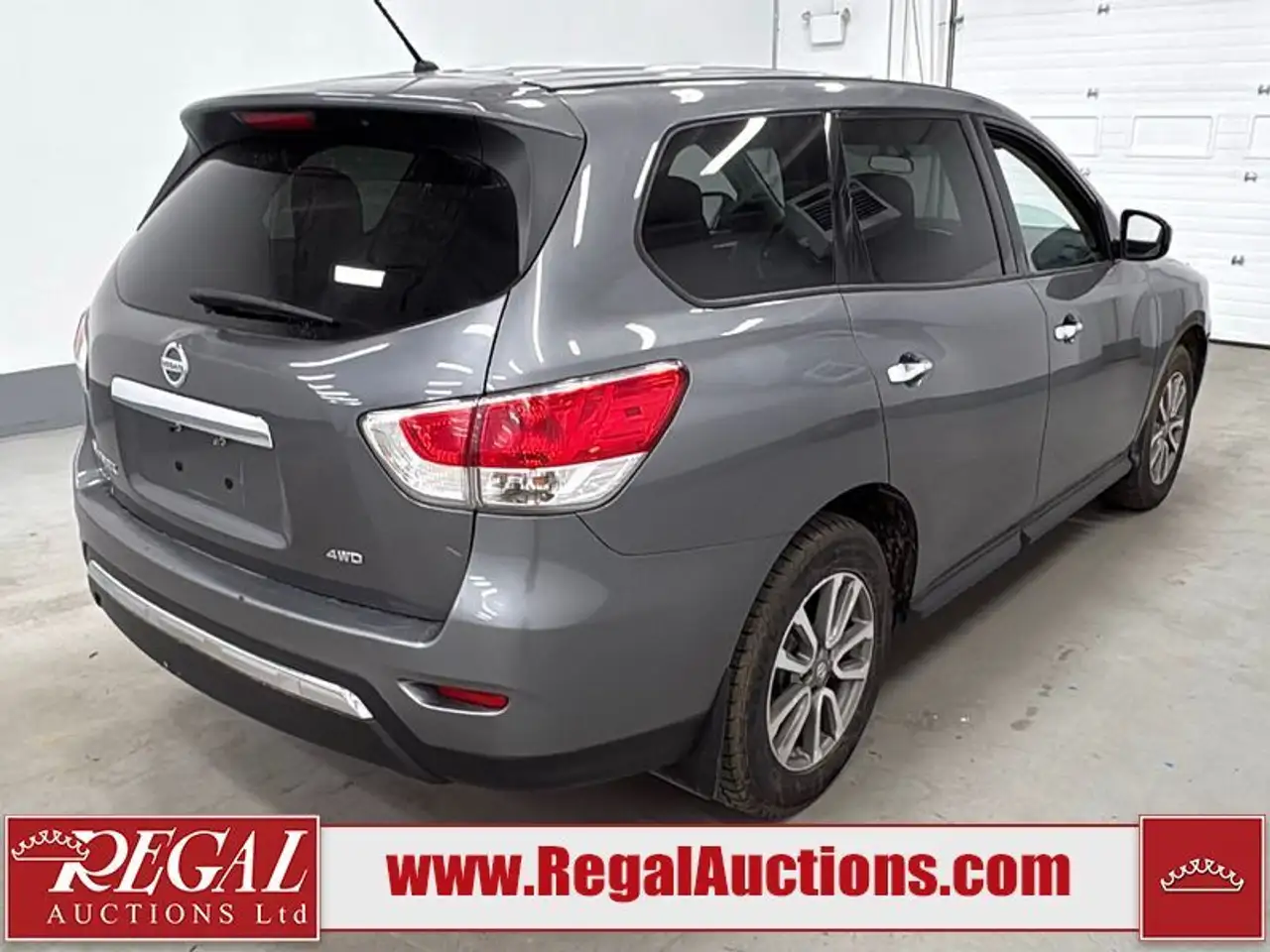 Nissan Pathfinder снимка Nissan Pathfinder
