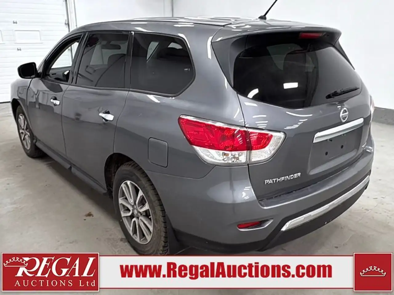 Nissan Pathfinder снимка Nissan Pathfinder