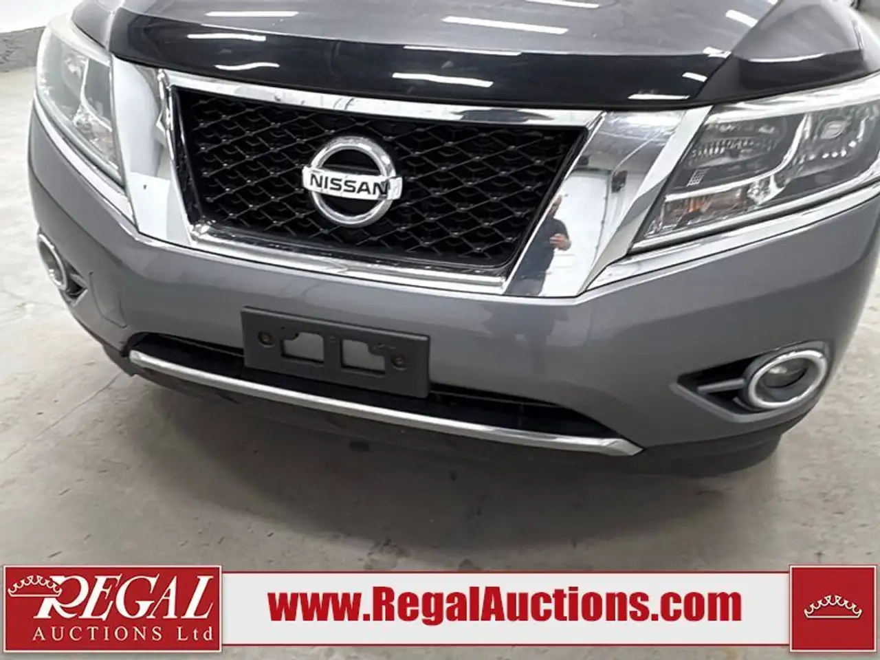 Nissan Pathfinder снимка Nissan Pathfinder