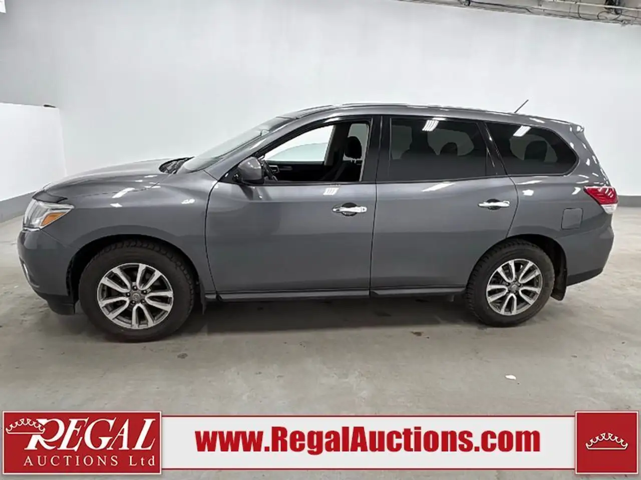 Nissan Pathfinder снимка Nissan Pathfinder