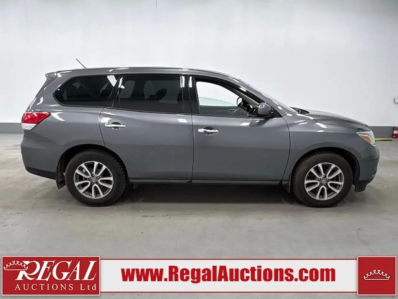 Nissan Pathfinder снимка Nissan Pathfinder